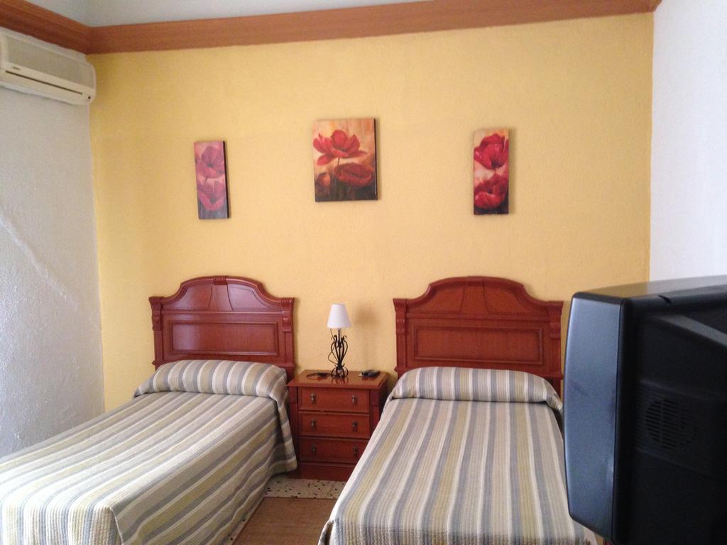 Hostal De Las Heras Badajoz Room photo