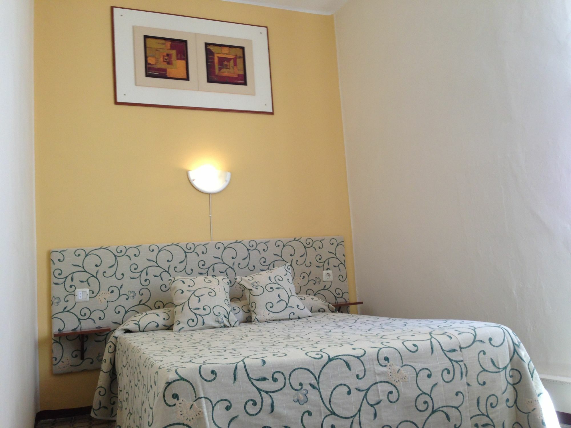 Hostal De Las Heras Badajoz Exterior photo